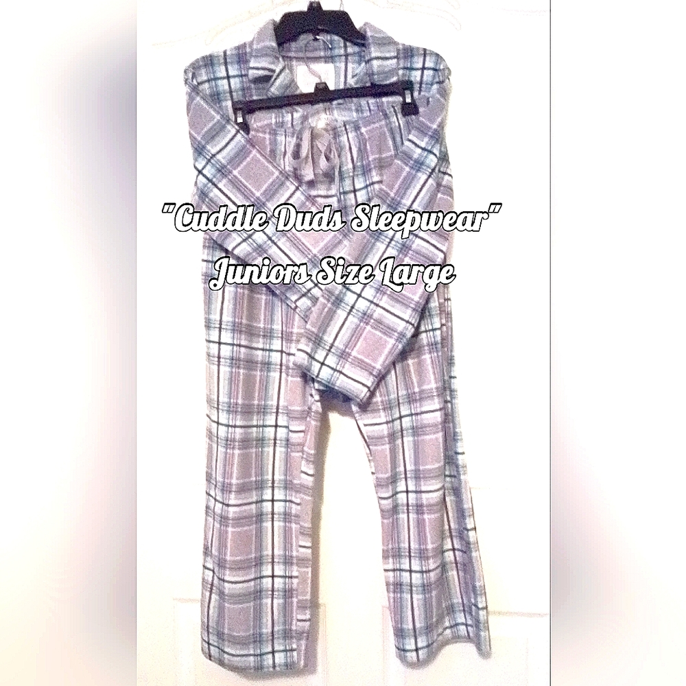 Juniors Large Cuddle Duds Purple, Blue, White & Black Plaid Pajamas, super soft!